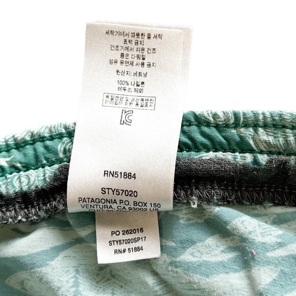 Patagonia 5" Baggies Shorts Sketchy Fish Gem Green Medium (L / XL Fit: See Note) - Picture 11 of 14